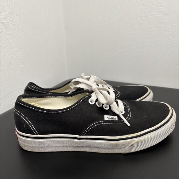 Vans Low Top Black Skater Shoes Men's  6.5 Women's 8 Lace Up Off The Wall - Picture 2 of 8